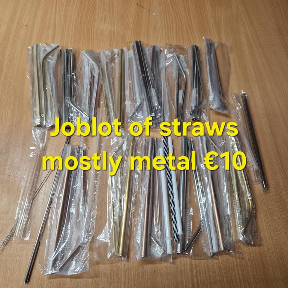 Joblot of straws